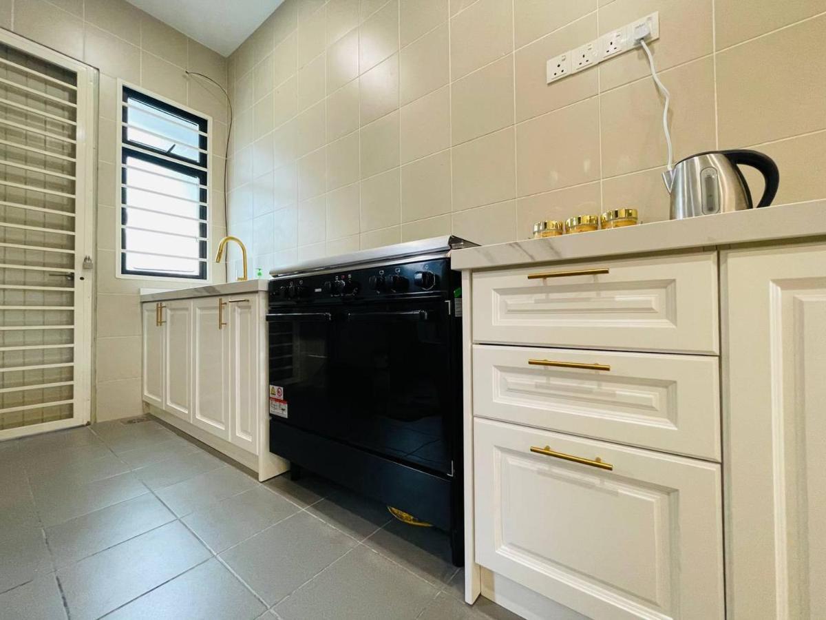 Homestay 3Br Near Setia Alam Shah Alam Extérieur photo
