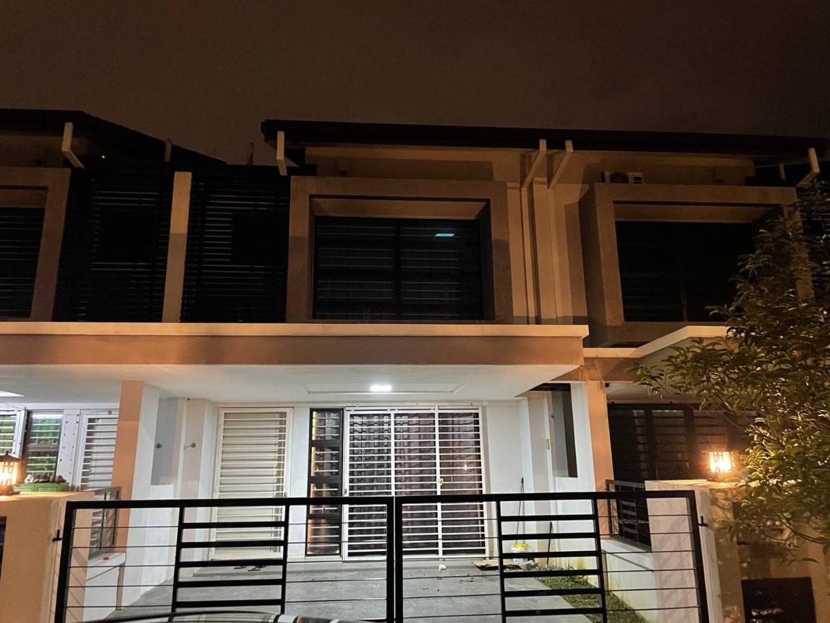Homestay 3Br Near Setia Alam Shah Alam Extérieur photo